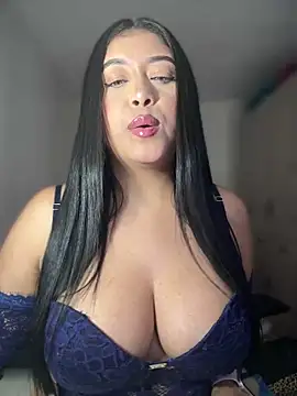 Snapshot of cami_ortiz__ chatting on March 6, 2025, 6:19 am cami ortiz online show from March 6, 2025, 6:19 am