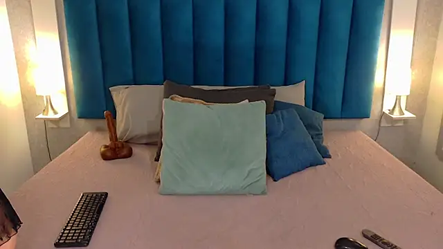 Madisonsmiith online show from July 14, 2026, 9:53 pm