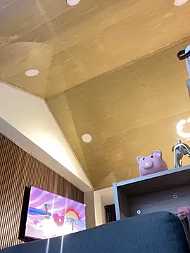 Snapshot of DaphneUwu chatting on December 18, 2025, 12:49 am DaphneUwu online show from December 18, 2025, 12:49 am