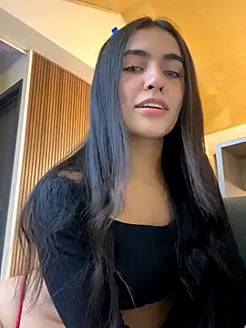 Snapshot of DaphneUwu chatting on December 22, 2025, 2:08 am DaphneUwu online show from December 22, 2025, 2:08 am