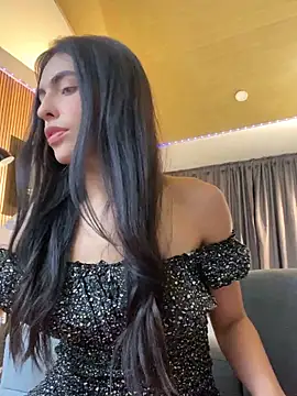 Snapshot of DaphneUwu chatting on February 27, 2026, 1:05 am DaphneUwu online show from February 27, 2026, 1:05 am