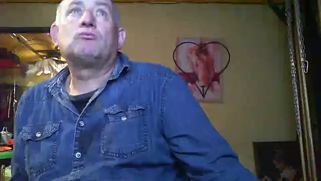 jeanlulu online show from November 6, 2025, 7:48 pm