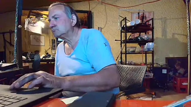 jeanlulu online show from July 21, 2026, 7:49 pm