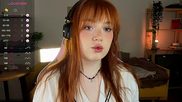 Snapshot of Sofy_Benson chatting on January 12, 2026, 12:32 pm Sofy Benson online show from January 12, 2026, 12:32 pm