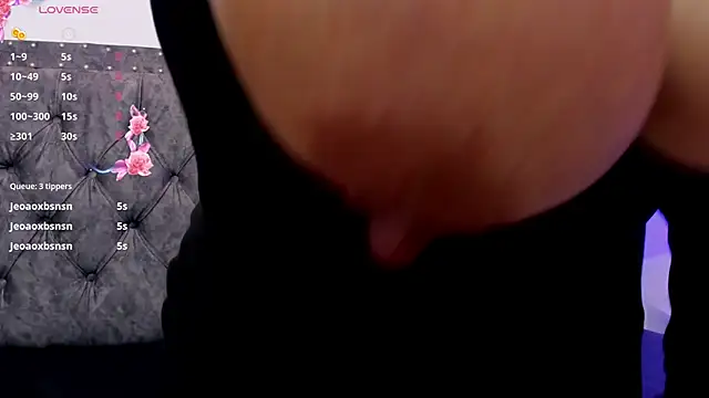 Snapshot of Dounia_nagi chatting on January 6, 2025, 1:41 pm Dounia nagi online show from January 6, 2025, 1:41 pm