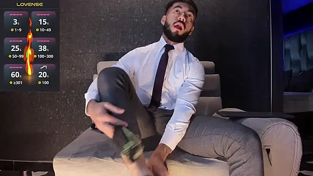 Snapshot of MarkWalker__ chatting on October 25, 2025, 10:12 am MarkWalker online show from October 25, 2025, 10:12 am