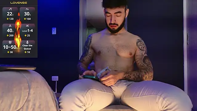 Snapshot of MarkWalker__ chatting on November 5, 2025, 10:15 am MarkWalker online show from November 5, 2025, 10:15 am