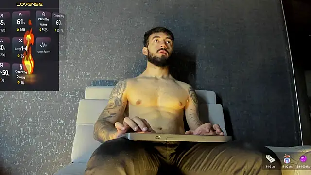 Snapshot of MarkWalker__ chatting on December 4, 2025, 10:13 am MarkWalker online show from December 4, 2025, 10:13 am