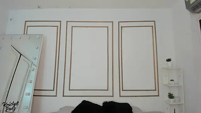 kristyl paez online show from December 14, 2025, 3:39 pm