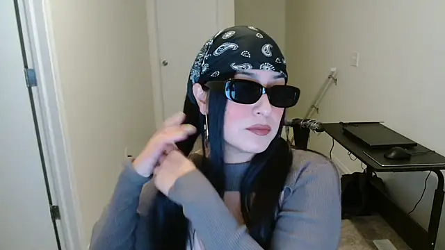 Sassy Latina online show from November 22, 2025, 1:59 am