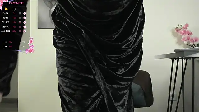 Snapshot of PoisonEvelyn chatting on December 19, 2025, 10:55 am PoisonEvelyn online show from December 19, 2025, 10:55 am