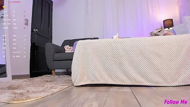 Snapshot of tatikiss_ chatting on January 20, 2025, 12:49 pm tatikiss online show from January 20, 2025, 12:49 pm