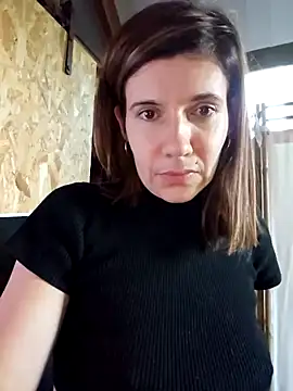 Lina lou4 online show from December 4, 2024, 3:32 pm