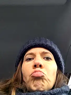 Lina lou4 online show from March 16, 2025, 9:05 am