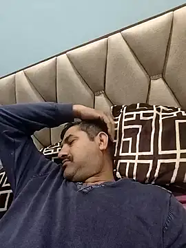 Snapshot of Amandev7 chatting on February 7, 2026, 12:53 pm Amandev7 online show from February 7, 2026, 12:53 pm