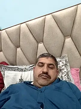 Snapshot of Amandev7 chatting on March 1, 2026, 5:48 pm Amandev7 online show from March 1, 2026, 5:48 pm