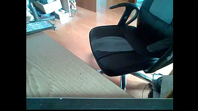 Snapshot of michl9322 chatting on November 15, 2025, 11:18 am michl9322 online show from November 15, 2025, 11:18 am