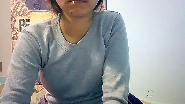 lovelydesi21 online show from January 10, 2025, 2:34 pm