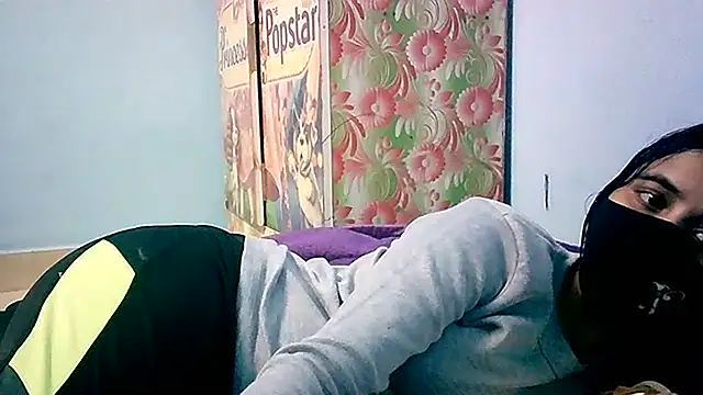 lovelydesi21 online show from January 11, 2025, 6:23 pm