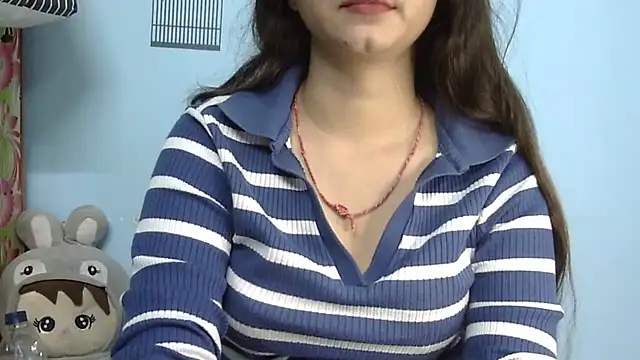 lovelydesi21 online show from October 7, 2025, 9:39 am