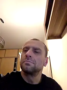 Snapshot of Roman0798 chatting on December 16, 2025, 6:29 am Roman0798 online show from December 16, 2025, 6:29 am