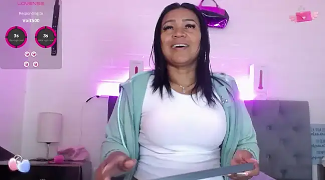 Snapshot of louise_nails chatting on January 16, 2025, 3:13 pm louise nails online show from January 16, 2025, 3:13 pm