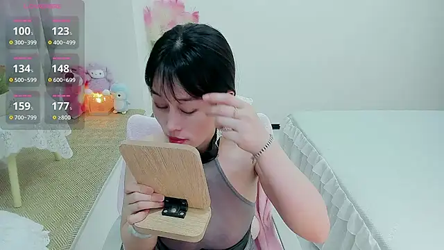 Vivian-6 online show from June 28, 2026, 5:02 am