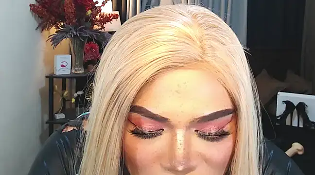 Snapshot of Bitch_Fowler69 chatting on February 26, 2025, 10:20 pm Bitch Fowler69 online show from February 26, 2025, 10:20 pm