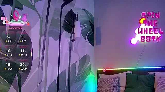 RubyValen online show from September 30, 2025, 1:32 am