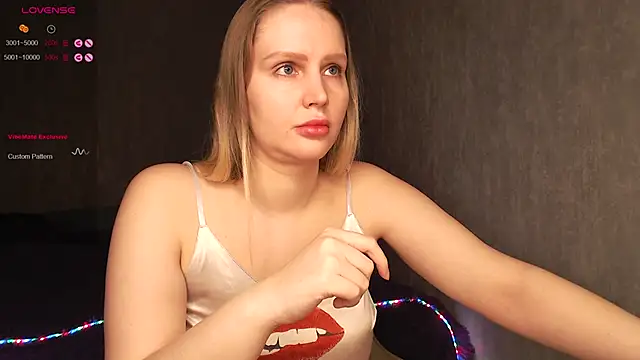 Snapshot of nutcrew chatting on December 21, 2025, 8:49 pm nutcrew online show from December 21, 2025, 8:49 pm