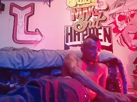 Snapshot of DarkHorse89 chatting on September 22, 2025, 7:54 am DarkHorse89 online show from September 22, 2025, 7:54 am