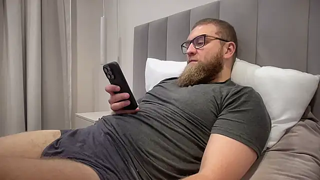 Bear bear  online show from October 22, 2025, 10:04 am