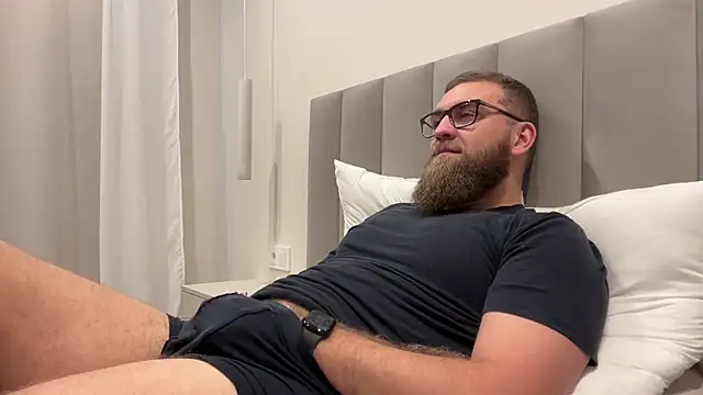 Bear bear  online show from November 14, 2025, 11:42 am