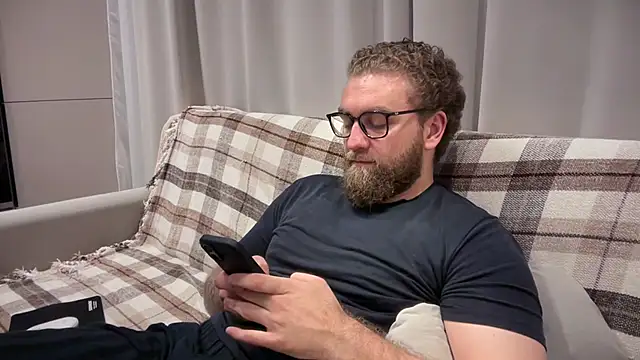 Bear bear  online show from May 30, 2026, 9:06 am