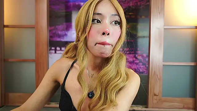 Snapshot of miss__maria chatting on October 6, 2025, 6:05 pm miss maria online show from October 6, 2025, 6:05 pm