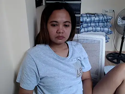 Snapshot of xTheLastVIRGINx chatting on February 6, 2026, 5:45 am xTheLastVIRGINx online show from February 6, 2026, 5:45 am