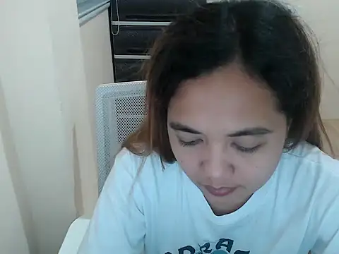 Snapshot of xTheLastVIRGINx chatting on February 21, 2026, 2:07 pm xTheLastVIRGINx online show from February 21, 2026, 2:07 pm