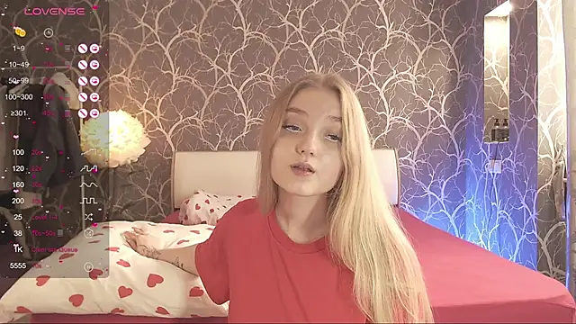 MiaMiaMeow online show from September 14, 2025, 1:10 pm