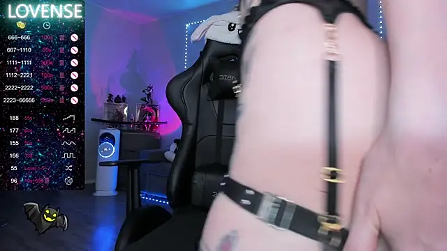 Snapshot of RachelQueen_ chatting on December 22, 2024, 12:05 pm RachelQueen online show from December 22, 2024, 12:05 pm