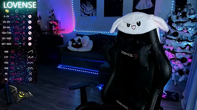 Snapshot of RachelQueen_ chatting on January 1, 2025, 7:53 pm RachelQueen online show from January 1, 2025, 7:53 pm