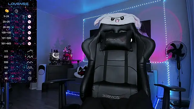 Snapshot of RachelQueen_ chatting on October 11, 2025, 10:47 am RachelQueen online show from October 11, 2025, 10:47 am