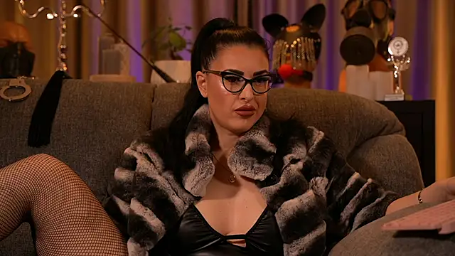 kelly kent online show from November 8, 2025, 12:22 am