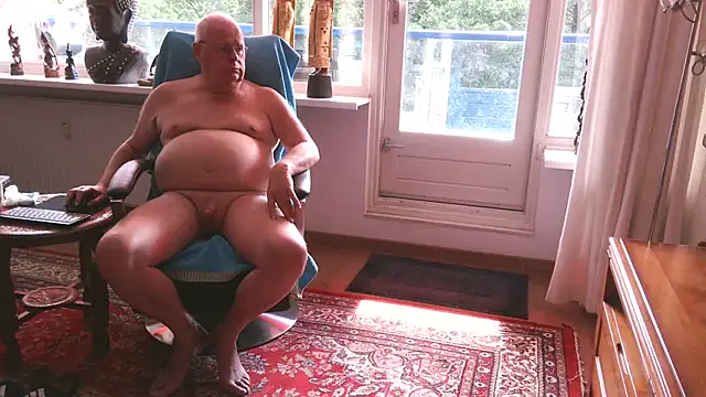 Snapshot of Exhib070 chatting on September 12, 2025, 10:15 am Exhib070 online show from September 12, 2025, 10:15 am