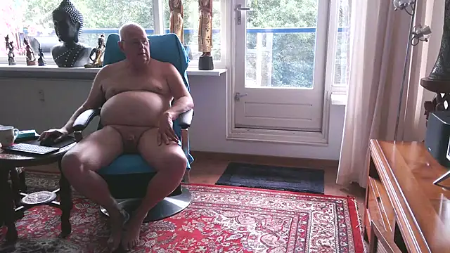 Snapshot of Exhib070 chatting on September 26, 2025, 9:35 am Exhib070 online show from September 26, 2025, 9:35 am