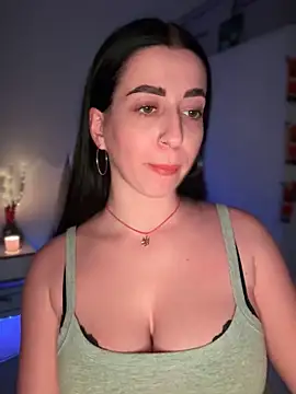Snapshot of Emylia chatting on December 16, 2024, 7:00 pm Emylia online show from December 16, 2024, 7:00 pm