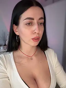 Snapshot of Emylia chatting on January 25, 2025, 5:30 pm Emylia online show from January 25, 2025, 5:30 pm