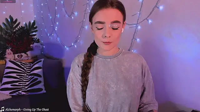 Snapshot of xwiuiwx chatting on December 2, 2025, 7:42 pm xwiuiwx online show from December 2, 2025, 7:42 pm