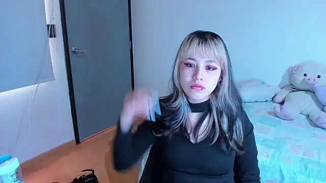 Snapshot of Akane-Mou chatting on December 7, 2024, 8:38 pm Akane-Mou online show from December 7, 2024, 8:38 pm