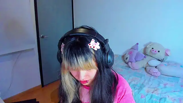 Snapshot of Akane-Mou chatting on January 18, 2025, 4:59 am Akane-Mou online show from January 18, 2025, 4:59 am