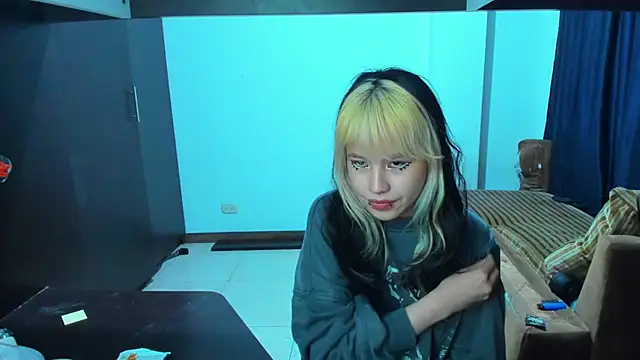 Snapshot of Akane-Mou chatting on February 17, 2025, 7:15 am Akane-Mou online show from February 17, 2025, 7:15 am